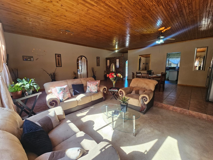 5 Bedroom Property for Sale in Bedelia Free State